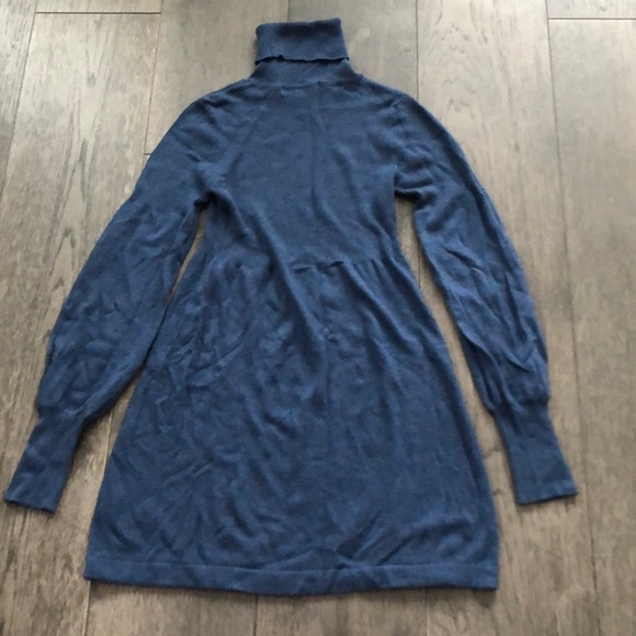Urban Behavior turtle neck dress - Picture 2 of 7